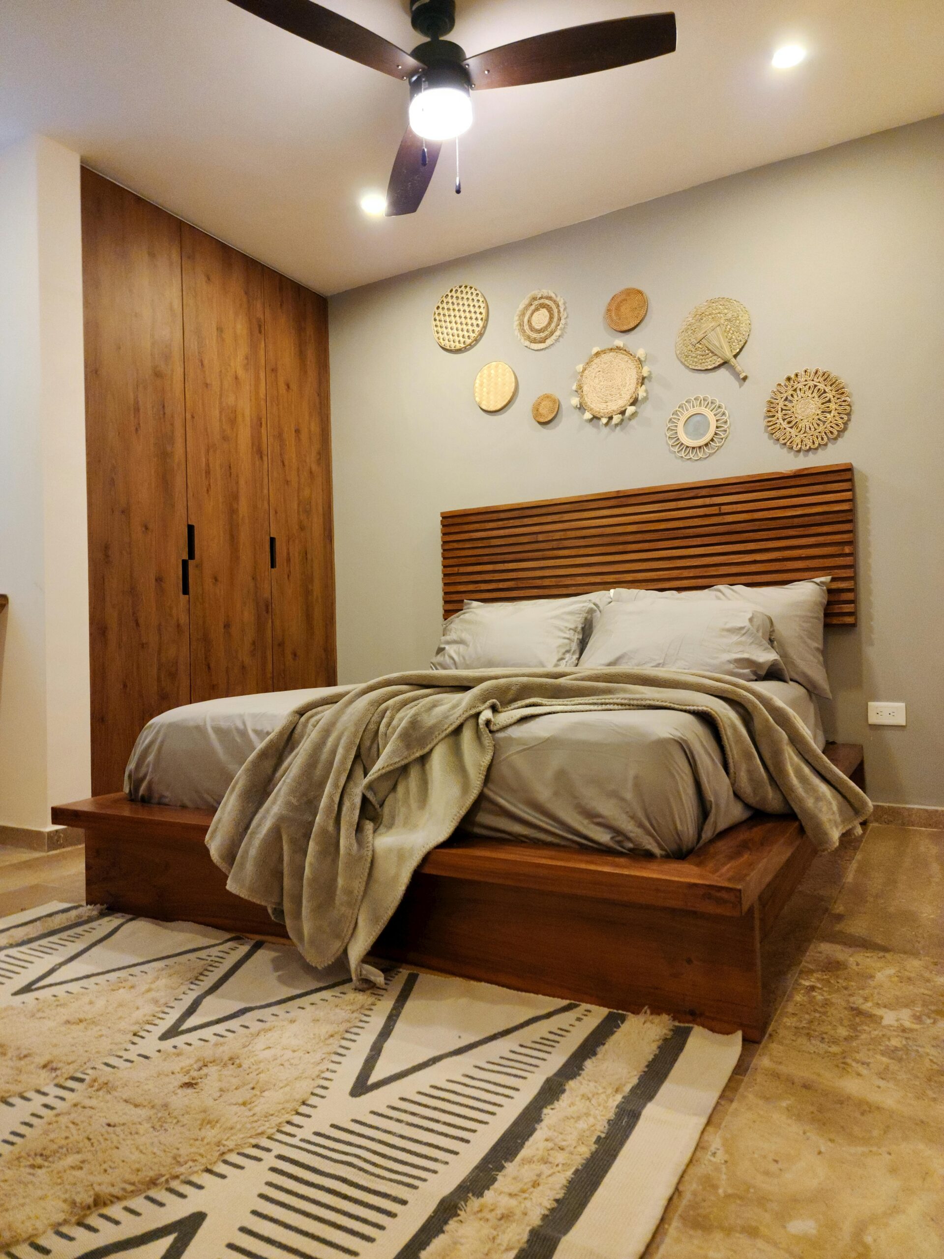 Classic wooden bed cot